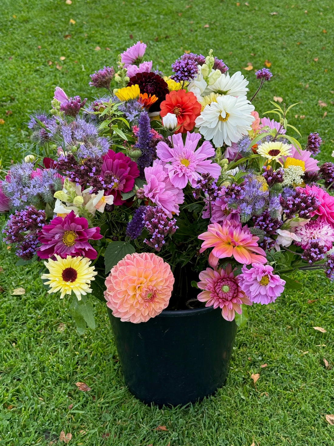 DIY Wedding Flower Buckets Scotland: How Many Do You Need?